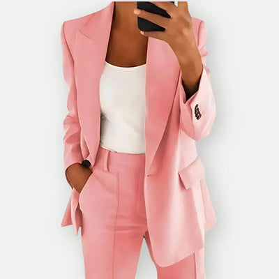 Tailleur Femme Élégant – Blazer Chic et Pantalon Ajusté